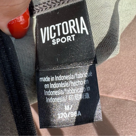 VS Camo Print Tank Top With Open Back SizeM - Picture 7 of 7